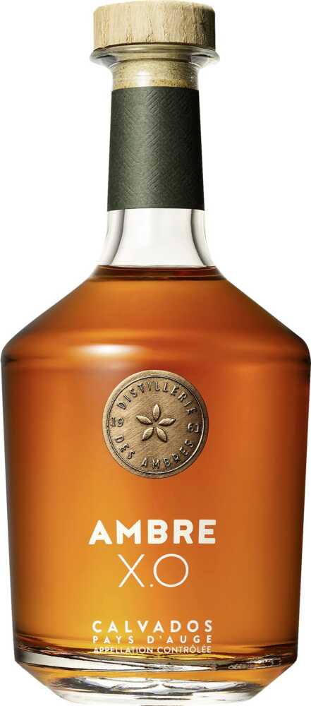 Distillerie des Ambres Calvados Ambre X.O Ac Calvados Du Pays DAuge NV  0.7 L Flasche
